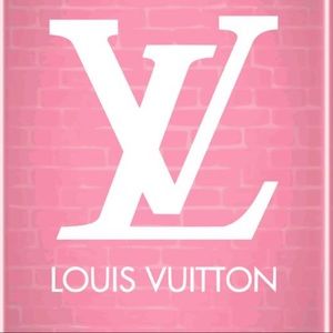 Meet your Posher, Elira